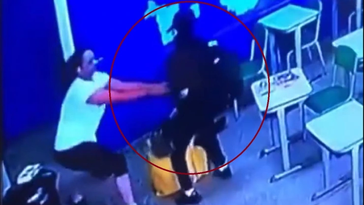 alumno apuñala a su maestra en sao paulo