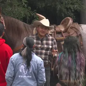 De Granjeros a jinetes: Ernesto les enseñará todos los secretos para montar un caballo en La Granja VIP