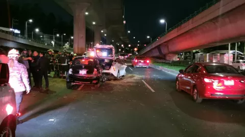 Mujer muere tras chocar contra el Mexibús en Ecatepec