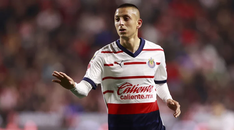 El Piojo Alvarado con Chivas