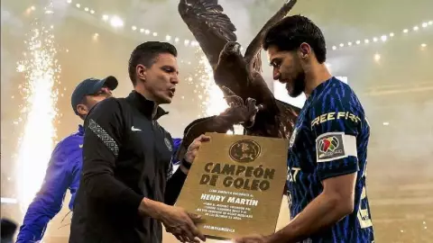 En revisión médica Henry Martín tras golpe en América vs San Luis