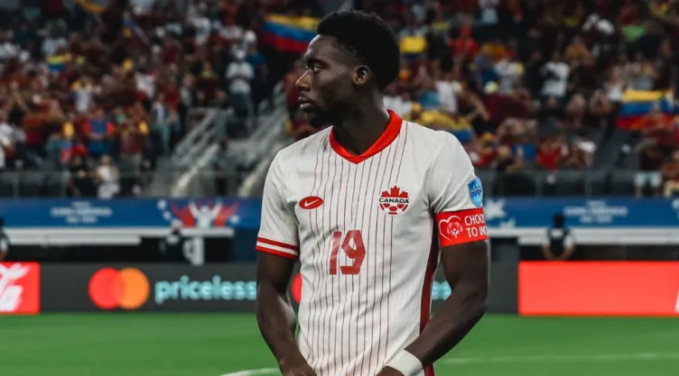La decisión que llevó a Alphonso Davies a ser la figura de Canadá