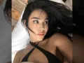 Danna en bikini negro.jpg