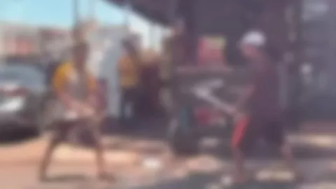 limpiavidrios se pelean en pleno semáforo.jpg