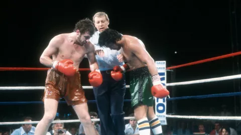 Manos de Piedra Dur&aacute;n cerca de ser noqueado