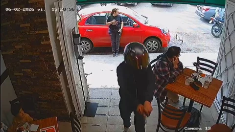 captan-en-video-asalto-armado-en-taqueria-avenida-teopanzolco-en-cuernavaca-morelos