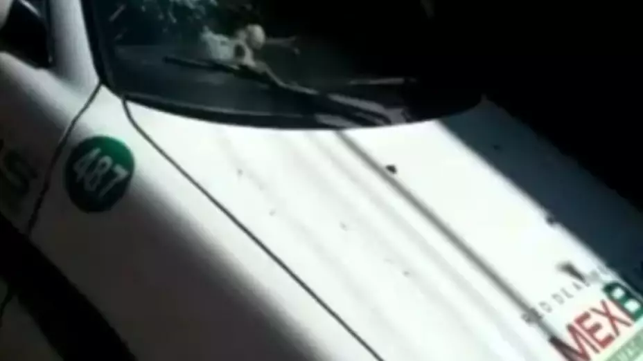 Riña entre policías y taxistas de Ecatepec