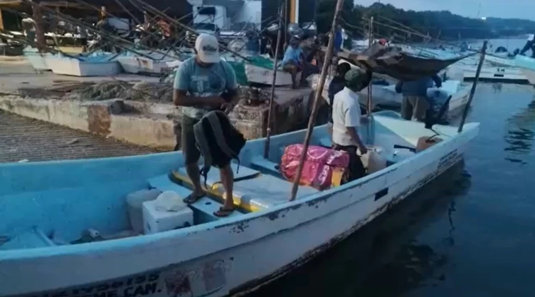 pescador-campeche-sobrevive-cinco-dias-a-la-deriva-y-llega-a-celestun-yucatan