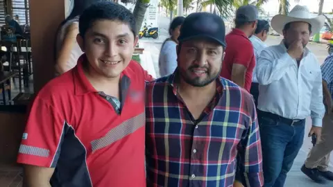 julion alvarez se pasea por tiximin