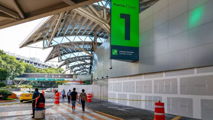 Multas a taxis de aplicación en AICM: Así detuvieron a un conductor en el aeropuerto