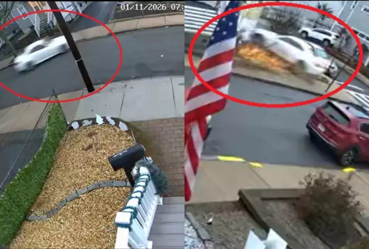 Auto choca contra casas en Massachusetts.