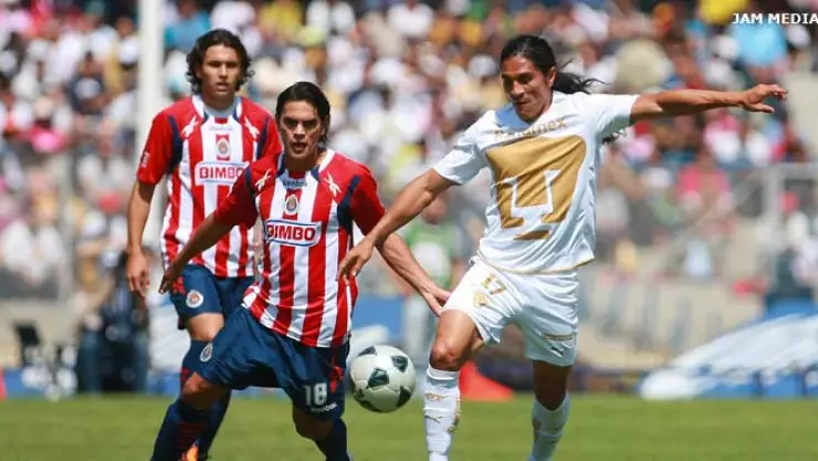 Pumas vs Chivas