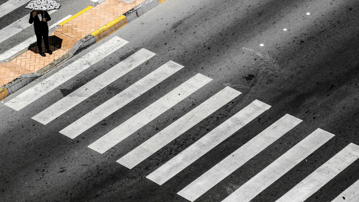 Multa por invadir paso peatonal Querétaro