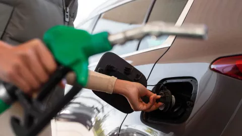 La mejor hora para cargar gasolina en Baja California