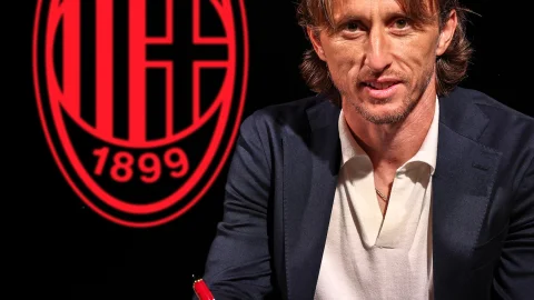 Luka Modric es nuevo compañero de Santi Gimenez en Italia