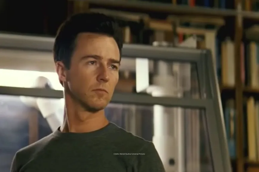 Edward Norton Hulk TV Azteca_24.jpg