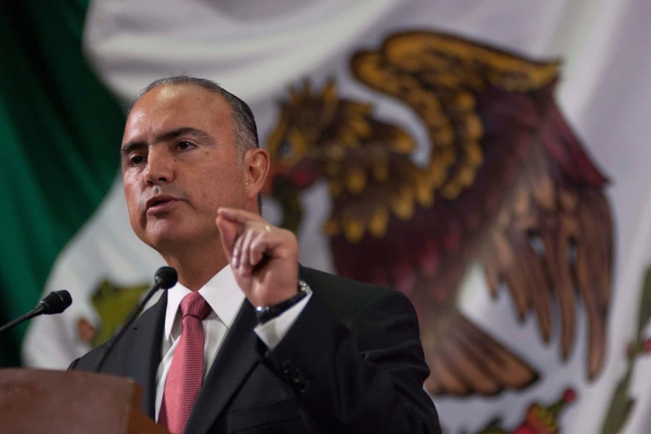 Aprueban licencia a gobernador de Querétaro