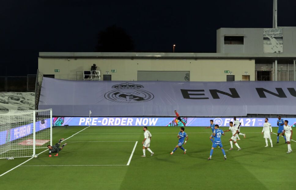 ¡El Real Madrid juega en el Estadio Alfredo Di Stefano!