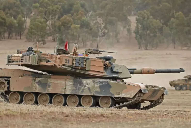 EUA envia tanques a Ucrania y Rusia responde