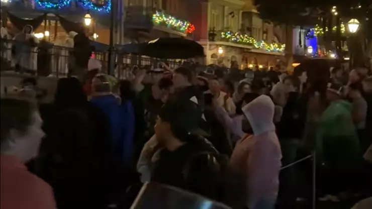 ¡Un clásico! Así es como El Tucanazo pone a bailar a turistas en EU (VIDEO)