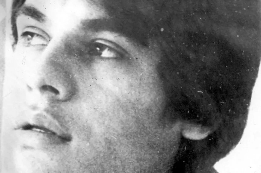 Por ser nombrado el Divo de Juárez, muchos piensan que Juan Gabriel nació en Ciudad Juárez, pero en realidad es originario de Parácuaro, Michoacán.