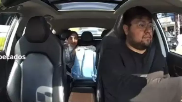 pasajera amenaza a conductor