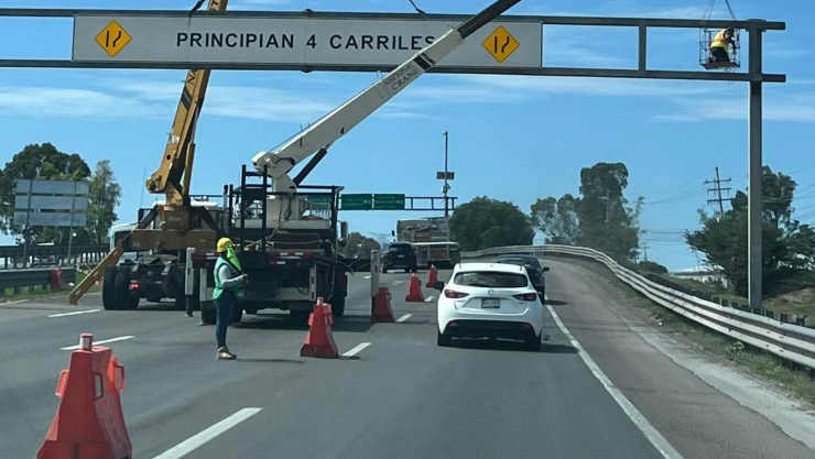 Reduccion de carriles autopista 57 hoy domingo 14 de junio 2026