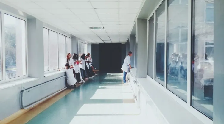 hospital-houston-empleados.jpg