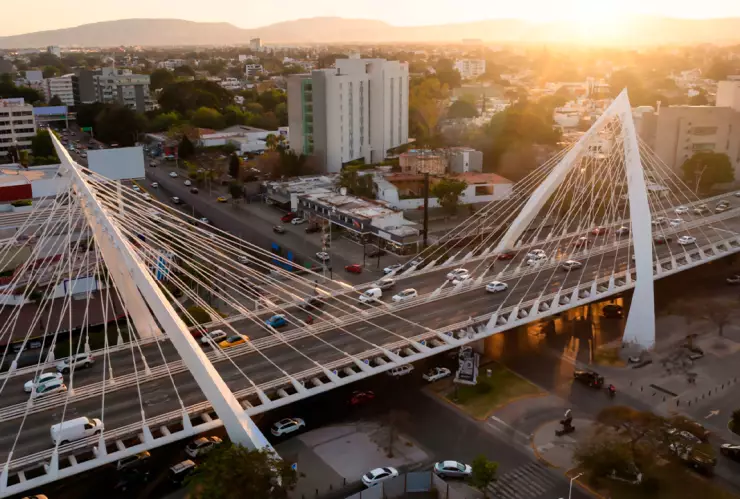 ¿Cuánto se necesita ganar al mes para vivir bien en Guadalajara? Esto dicen los tapatíos