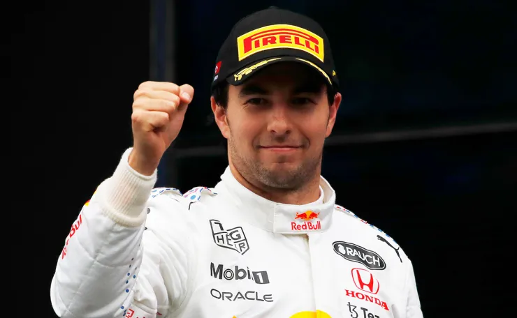 Checo Pérez con Red Bull