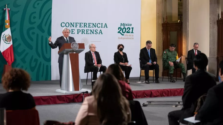 AMLO 08 JUN 2021 REGRESO A CLASES VACUNACION.jpg