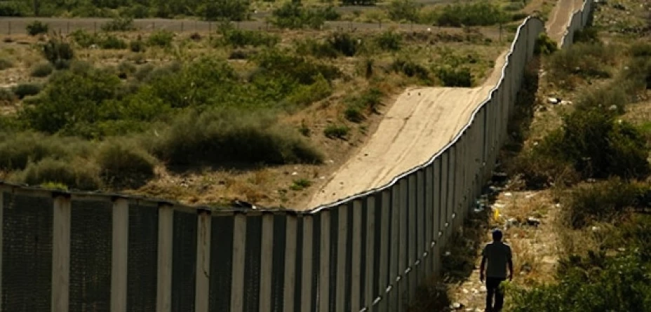 Inocencio, pidió a Macario 18 años de edad y Humberto de 15 años que lo acompañaran a cruzar la frontera de Estados Unidos