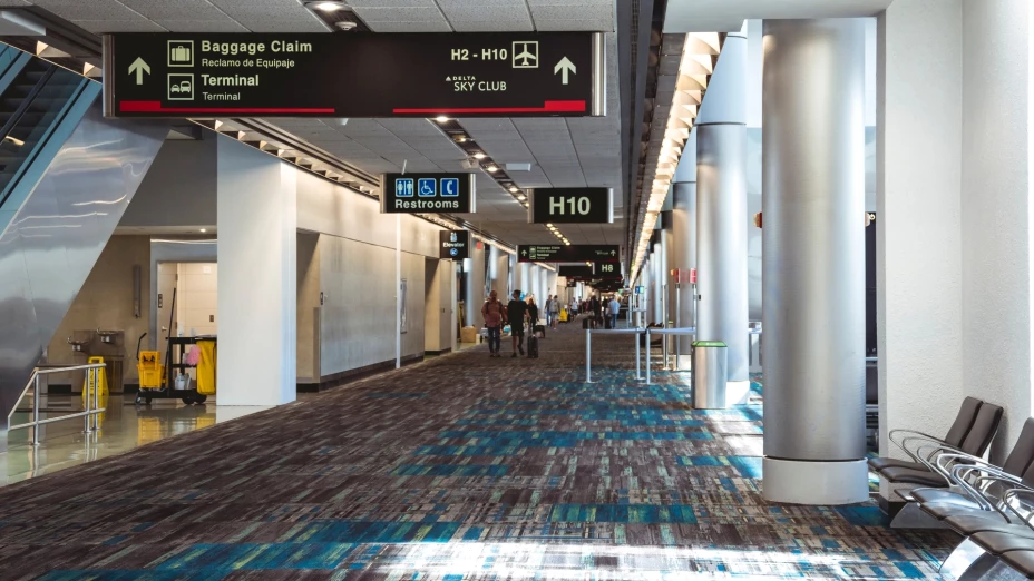 Pasillo del Aeropuerto Internacional de Miami