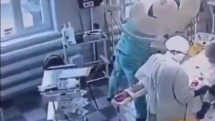 VIDEO ¡IMPACTANTE! Terremoto de magnitud 8.8 sorprendió a cirujanos en Rusia