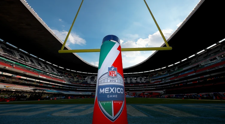 Kansas City Chiefs vence en el Estadio Azteca a Los Angeles Chargers como parte del cierre de la semana once de la temporada 100 de la NFL.
