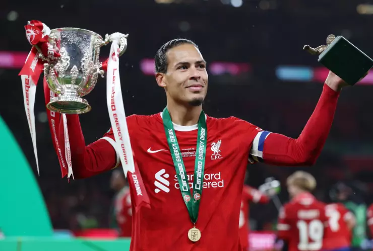 Virgil Van Dijkes con la Carabao Cup