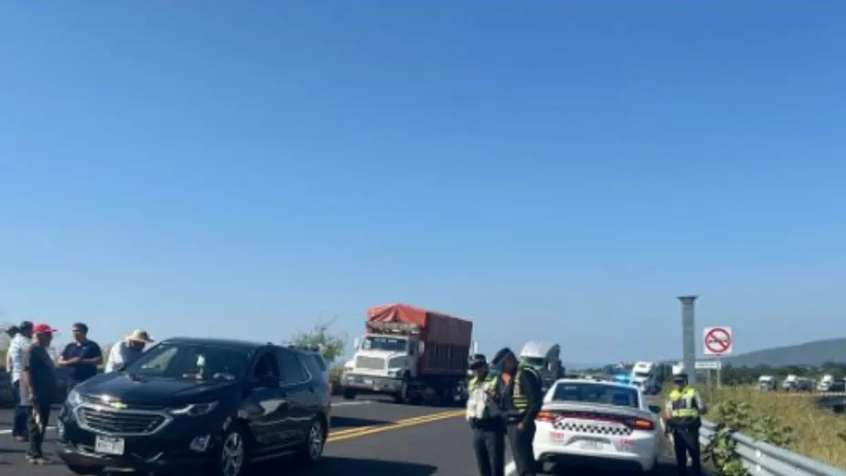 Alertan por bloqueo de la autopista Siglo XXI hoy: Hay cierre total y caos vehicular