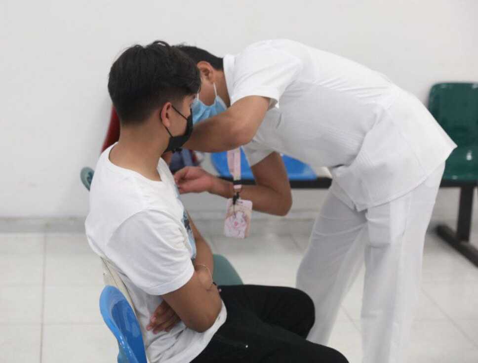 Arranca vacunación para adolescentes con comorbilidades en Yucatán (2)