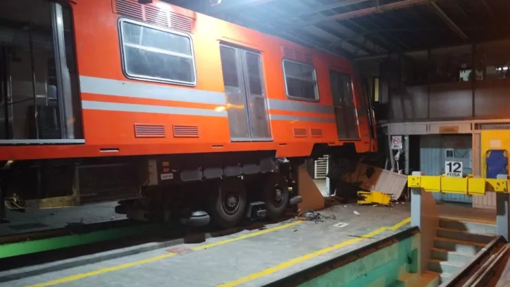 Conductora del Metro CDMX se impacta en zona de talleres