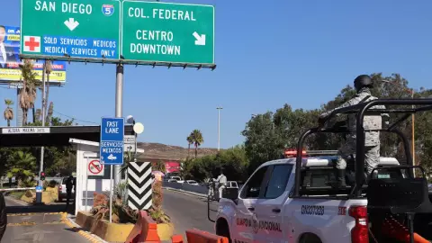 VIDEO: Hallan cuerpo sin vida dentro de un auto en la garita de San Ysidro
