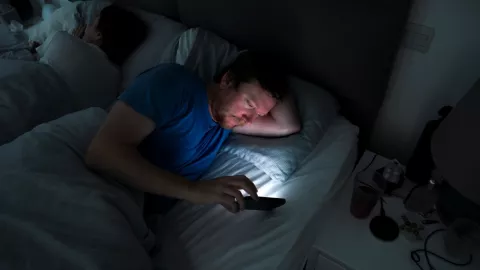 La peligrosa razón por la que no debes dejar cargando tu celular toda la noche