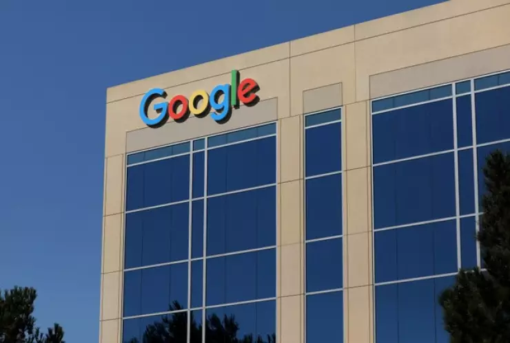 Alphabet gana 9 mil 400 millones de dólares en primer trimestre