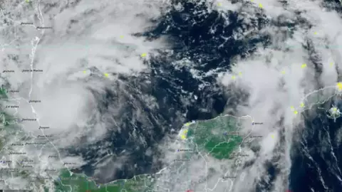 Clima hoy en Yucatán 6 de octubre de 2024_ PRevén intensas lluvias acompañadas de vientos importantes causados por la tormenta tropical Milton