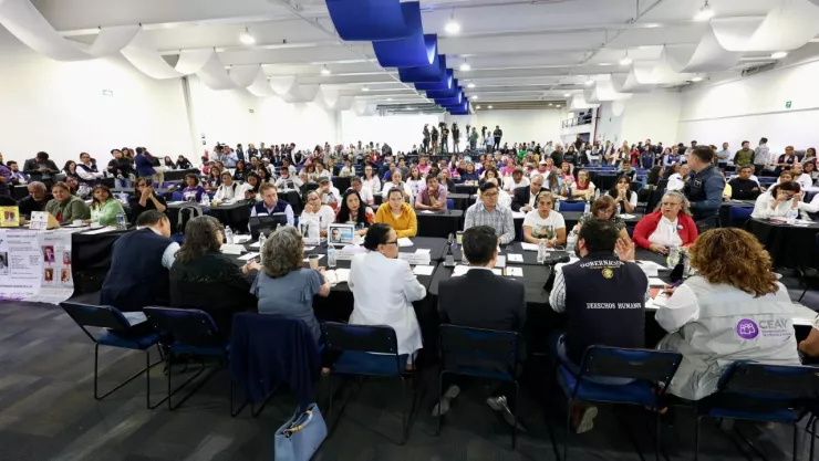 Madres buscadores confrontan a Rosa Icela Rodríguez por abandonar reunión