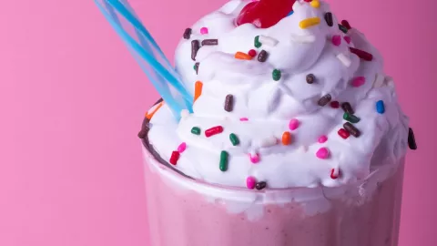 Mueren 3 personas tras consumir malteadas contaminadas por brote de listeria en Tacoma