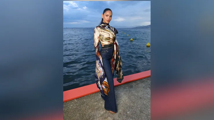 eiza gonzalez pantalones wide leg