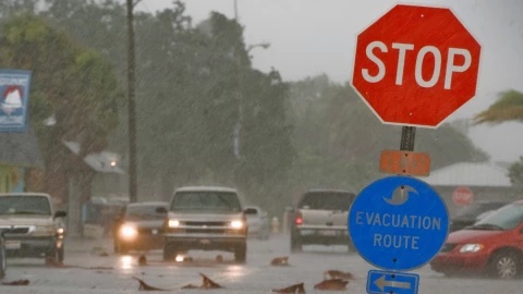 huracanes 2022 Atlántico agosto