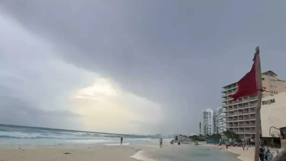 Clima en Cancún hoy 26 de octubre_ Zona de baja presión dejará lluvias en Quintana Roo.jpg