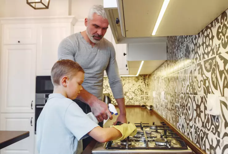 El método con pasta de dientes y bicarbonato para quitar la grasa de la estufa