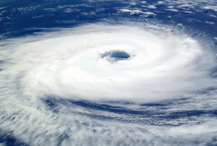 Huracán Leslie aumenta a categoría 1, ¿Afectará a México?